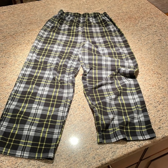 2 pairs of fleece pajama pants. - Picture 1 of 4